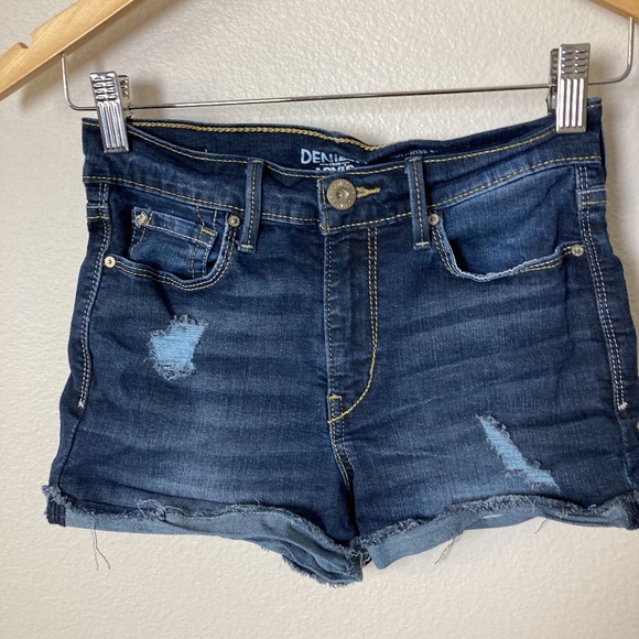 3/$20 Levis Denizen High Rise Shorts Size 0/2 - Picture 2 of 4
